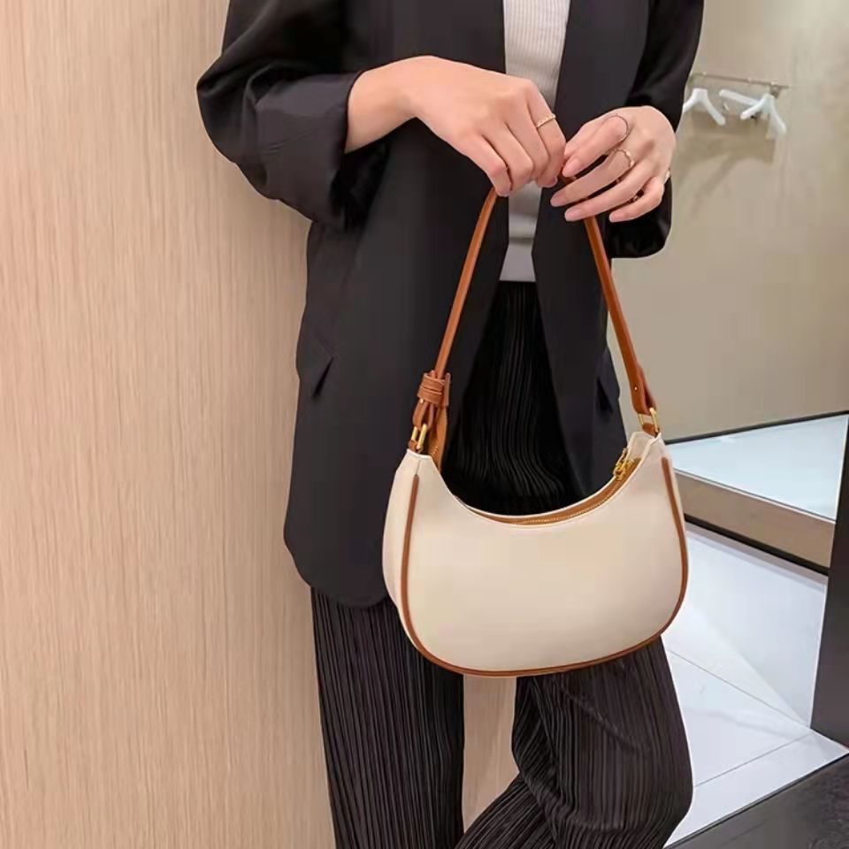 Small Carmpit Bag Female 2024  - Women Bags Guess 리뷰 및 가격